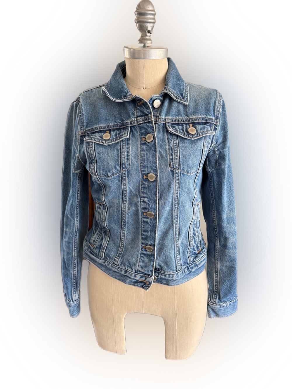 Banana Republic Women’s Trucker Denim Medium Wash Blue Stretch. Size XS